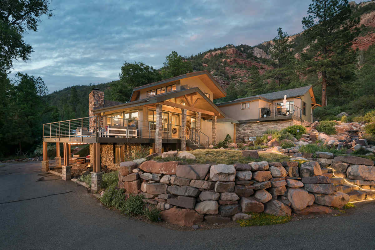Beautiful Log Home with Outdoor Patio in Durango, CO